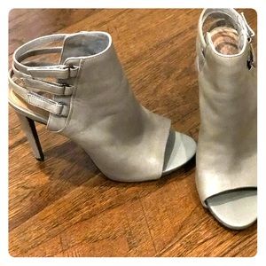 Vince Camuto Peep Toe Booties. 7M